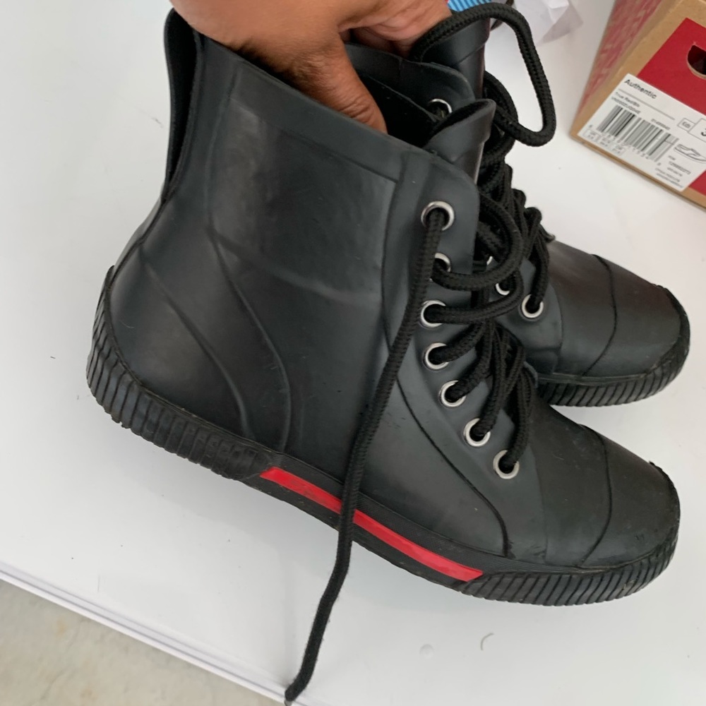 Boots - Picture 5 of 5